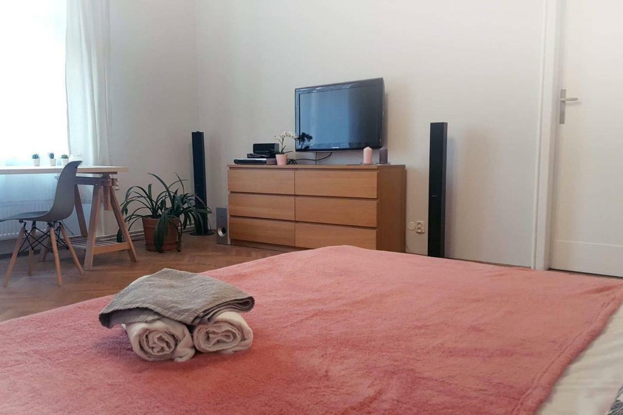 Kings Neighbor. Apartment 600 Meters From Castle Krakow Luaran gambar