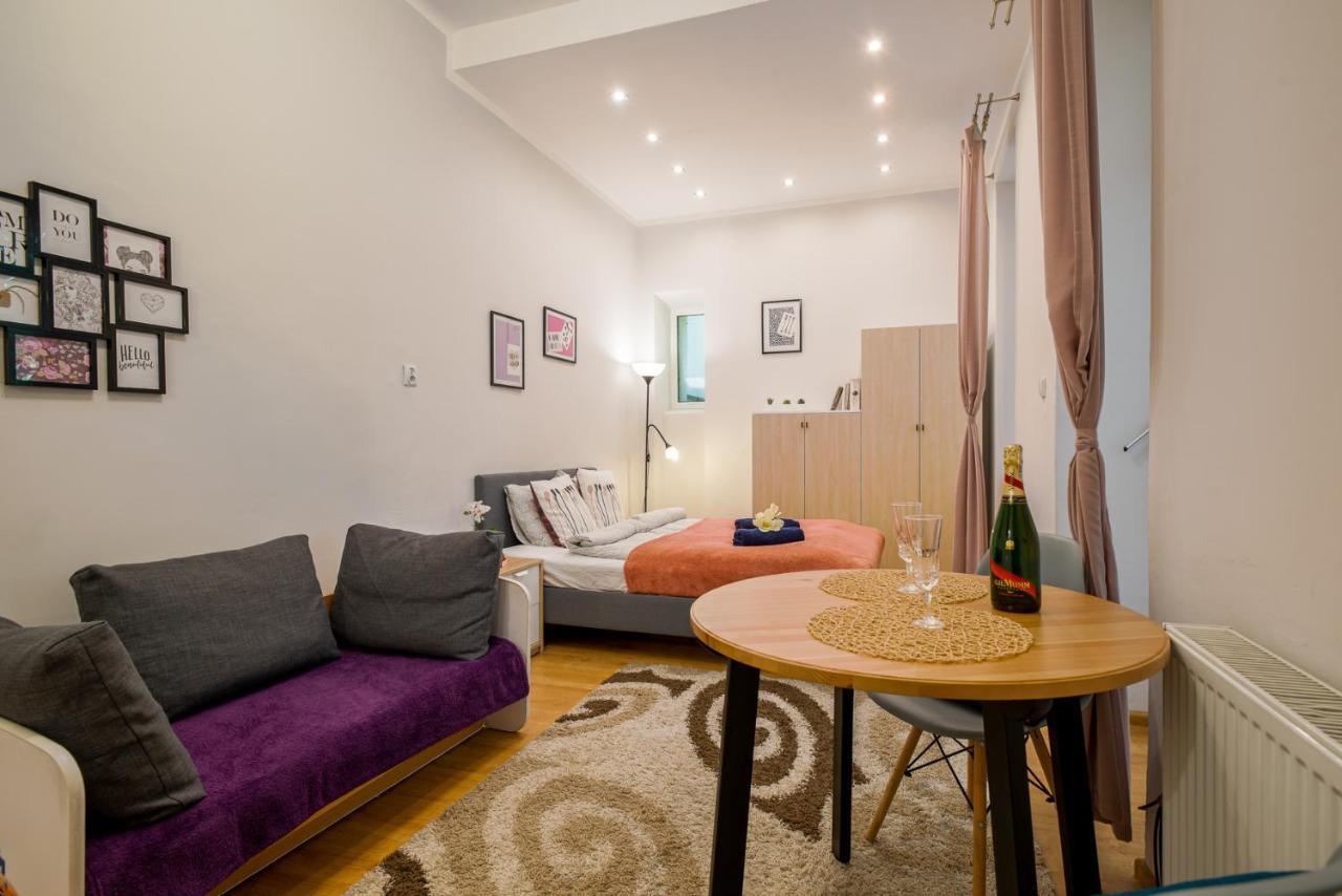 Kings Neighbor. Apartment 600 Meters From Castle Krakow Luaran gambar