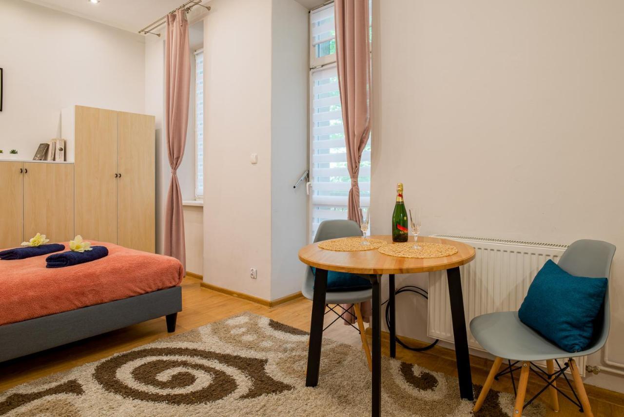 Kings Neighbor. Apartment 600 Meters From Castle Krakow Luaran gambar